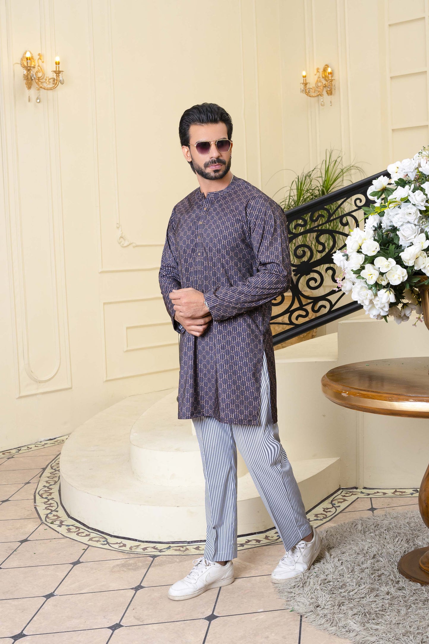 Brown Printed Kurta With Wartical Line Pent